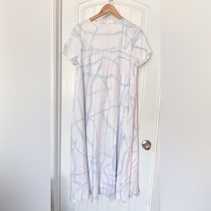 Banana Republic White Dress with Light Blue Abstract Lines Size Small